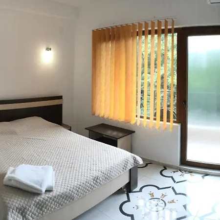 Pensión Leul Jupiter